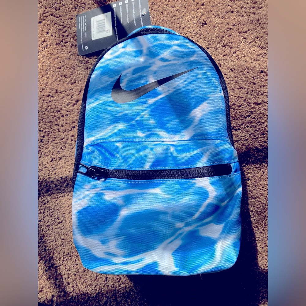 Nike lunchbox insulated water